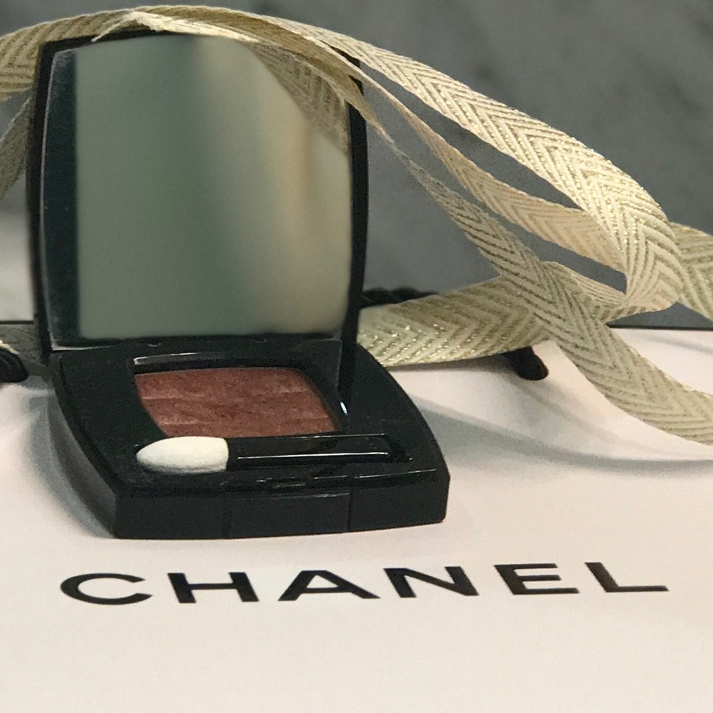 Single shade #23 eyeshadow